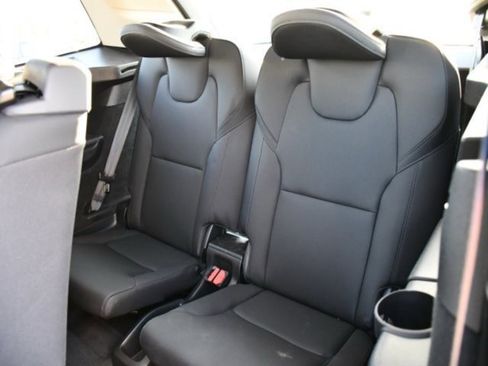 Used 2025 Volvo XC90 B5 Plus image 24