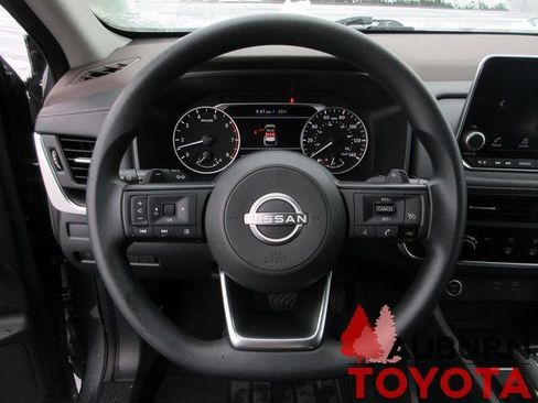 Used 2023 Nissan Rogue S image 11