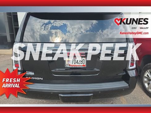 Used 2017 GMC Yukon SLT AWD/4WD image 5