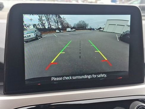 Used 2020 Ford Escape SE image 18