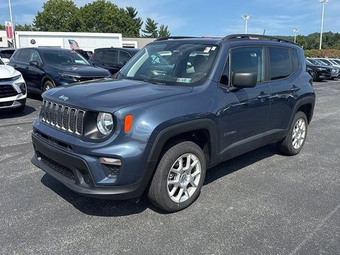 Used 2020 Jeep Renegade Sport w/ Sport Appearance Group AWD/4WD image 3