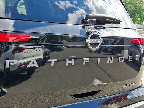 New 2026 Nissan Pathfinder SL w/ SL Premium Package AWD/4WD image 23