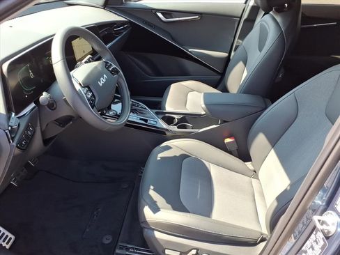 New 2025 Kia Niro EX Touring image 10