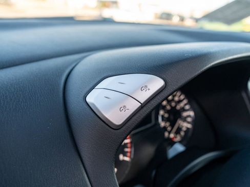 Used 2017 Nissan Pathfinder Platinum w/ Family Entertainment Package image 30