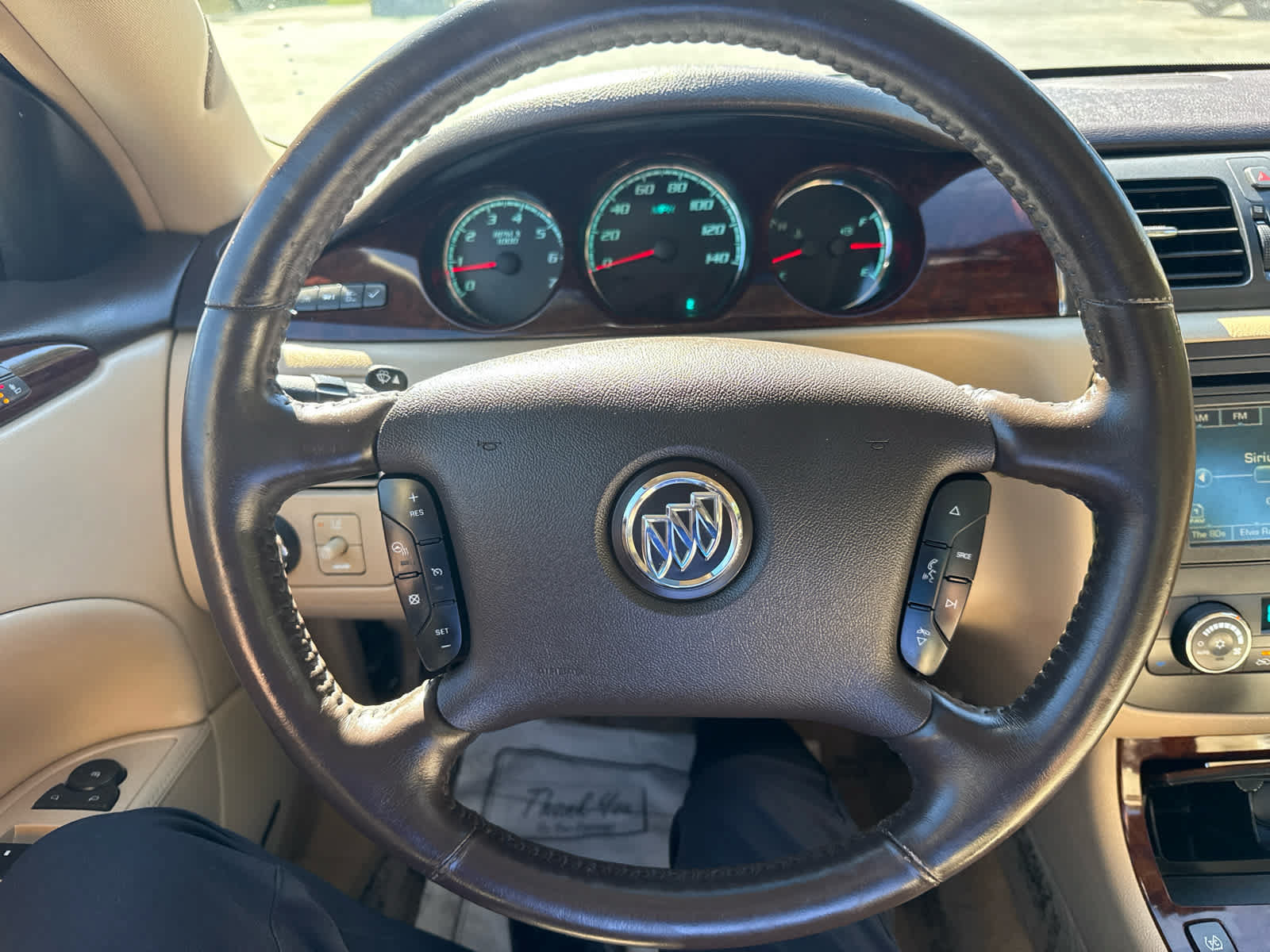 Used 2011 Buick Lucerne CXL FWD image 19
