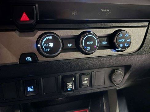 Used 2019 Toyota Tacoma SR5 RWD image 53