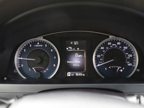 Used 2016 Toyota Camry LE image 26