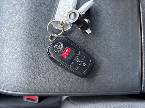 Used 2024 Toyota Tacoma TRD Off-Road image 21