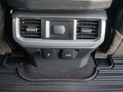 Used 2023 Ford F150 Lariat image 34