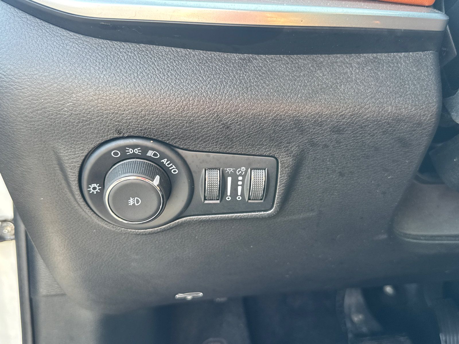 Used 2025 Jeep Compass Limited AWD/4WD image 15
