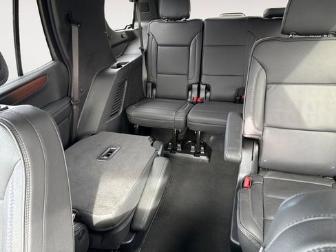 Used 2025 GMC Yukon Denali image 13
