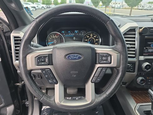 Used 2015 Ford F150 Platinum w/ Equipment Group 701A Luxury AWD/4WD image 17