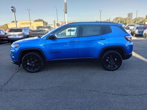 New 2026 Jeep Compass Latitude image 4