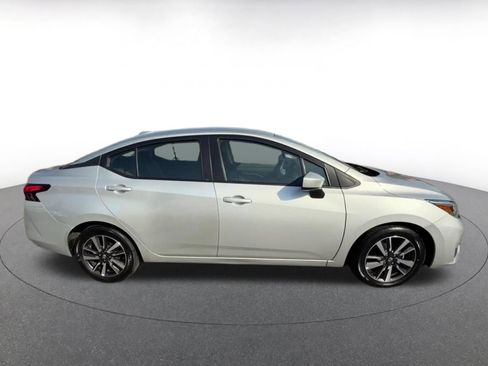 Used 2025 Nissan Versa SV image 16