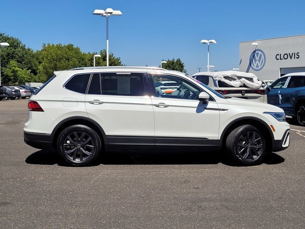 Used 2023 Volkswagen Tiguan SE AWD/4WD image 5