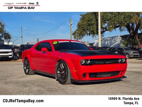 Used 2018 Dodge Challenger SRT Hellcat image 1
