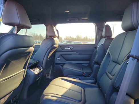 New 2025 Nissan Armada SL w/ Captain's Chari Seat Package image 11