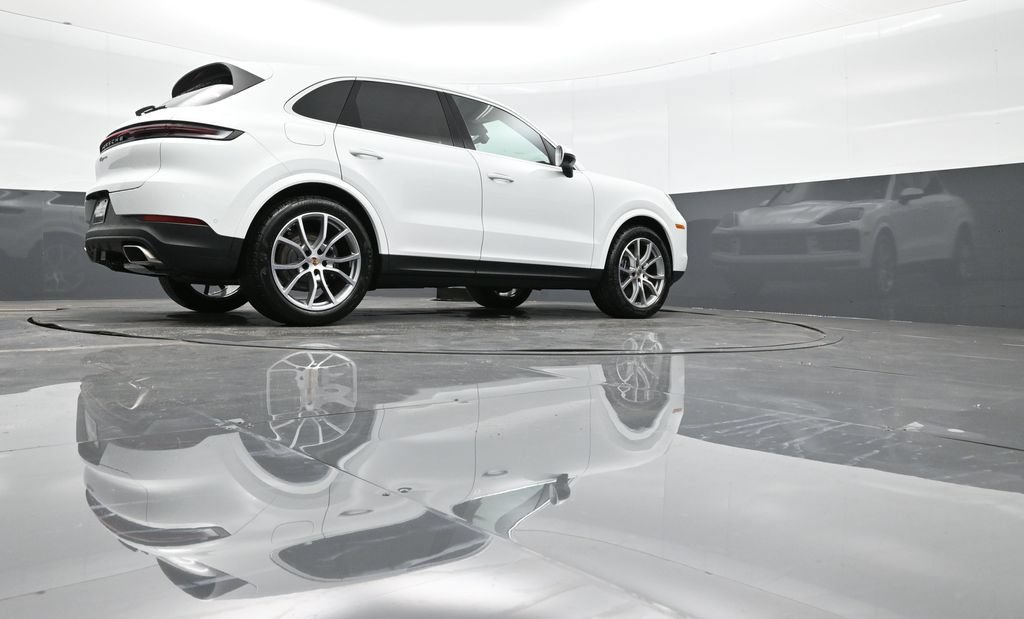 Certified 2026 Porsche Cayenne AWD/4WD image 37