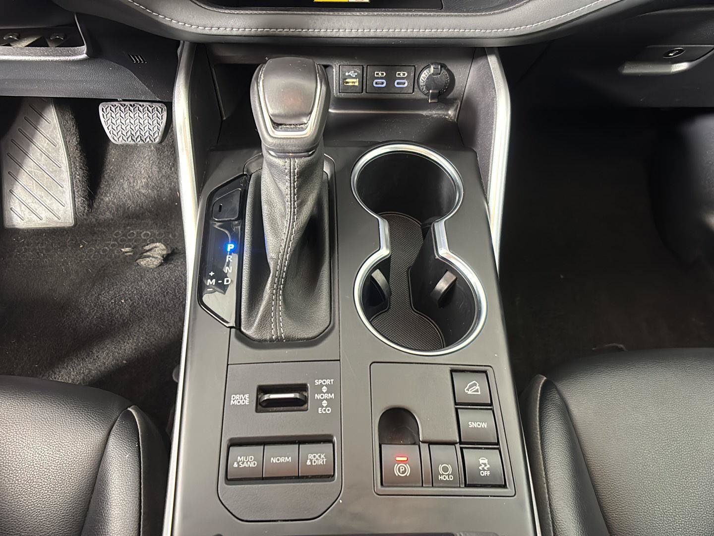 Used 2023 Toyota Highlander XLE AWD/4WD image 36