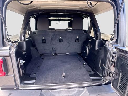 Used 2019 Jeep Wrangler Unlimited Rubicon AWD/4WD image 30
