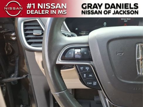 Used 2020 Lincoln Nautilus Reserve w/ Equipment Group 202A image 14