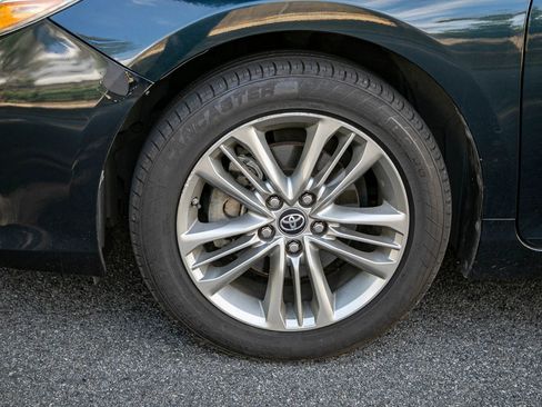 Used 2017 Toyota Camry SE image 11