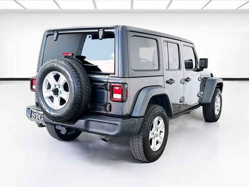 Used 2018 Jeep Wrangler Unlimited Sport S image 4