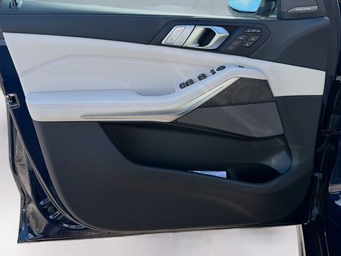 New 2026 BMW X7 M60i image 23