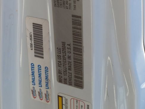 Used 2023 Jeep Gladiator Mojave w/ Cold Weather Group image 25