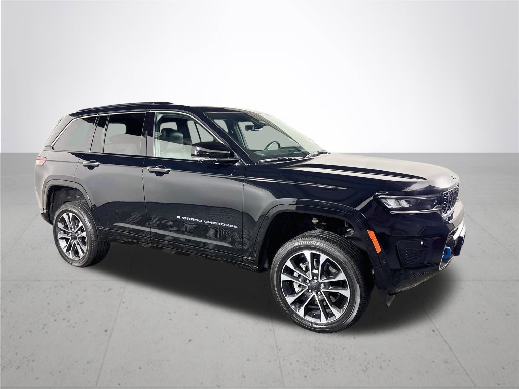 Certified 2023 Jeep Grand Cherokee Overland w/ Advanced Protech Group III AWD/4WD image 5