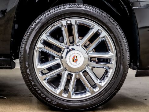 Used 2014 Cadillac Escalade Platinum image 37