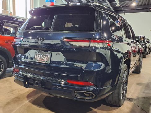 Used 2023 Jeep Grand Cherokee L Summit w/ High Altitude Package AWD/4WD image 6