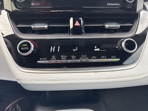 Used 2022 Toyota Corolla SE image 17