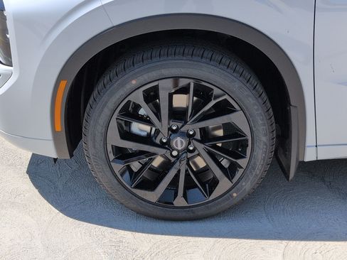 New 2026 Nissan Rogue Platinum AWD/4WD image 9