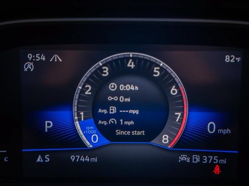 Used 2025 Volkswagen Jetta SE FWD image 39