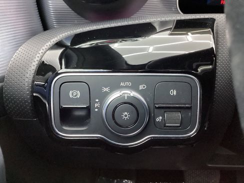 Used 2020 Mercedes-Benz A 220 w/ Premium Package image 38