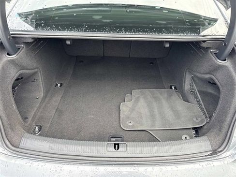 Used 2017 Audi A4 2.0T Premium image 32