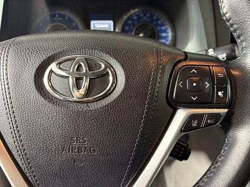 Used 2018 Toyota Sienna XLE w/ XLE Navigation Package image 23