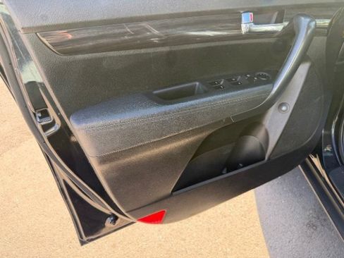 Used 2012 Kia Sorento FWD image 27