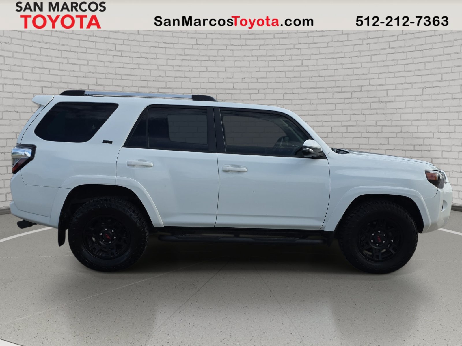 Used 2023 Toyota 4Runner SR5 Premium w/ Moonroof Package RWD image 5