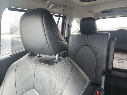 Used 2021 Toyota Highlander Platinum AWD/4WD image 22