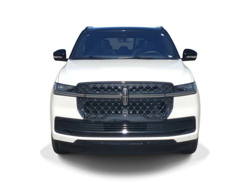 Used 2025 Lincoln Navigator Black Label image 2