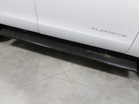 Used 2025 Ford Expedition Platinum image 12