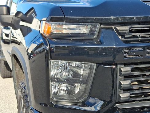 Used 2021 Chevrolet Silverado 2500 Custom w/ Custom Convenience Package image 8