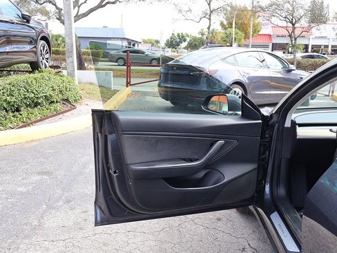 Used 2018 Tesla Model 3 Mid Range image 22