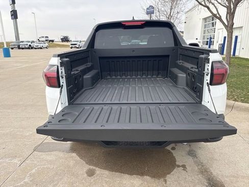 Used 2025 Hyundai Santa Cruz SE image 15