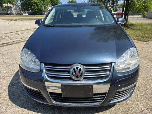 Used 2005 Volkswagen Jetta 2.5 FWD image 2