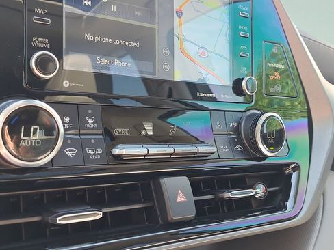 Used 2022 Toyota Highlander XLE image 22