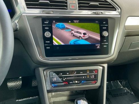 Used 2023 Volkswagen Tiguan SE image 28