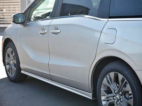 New 2026 Honda Odyssey Touring image 10